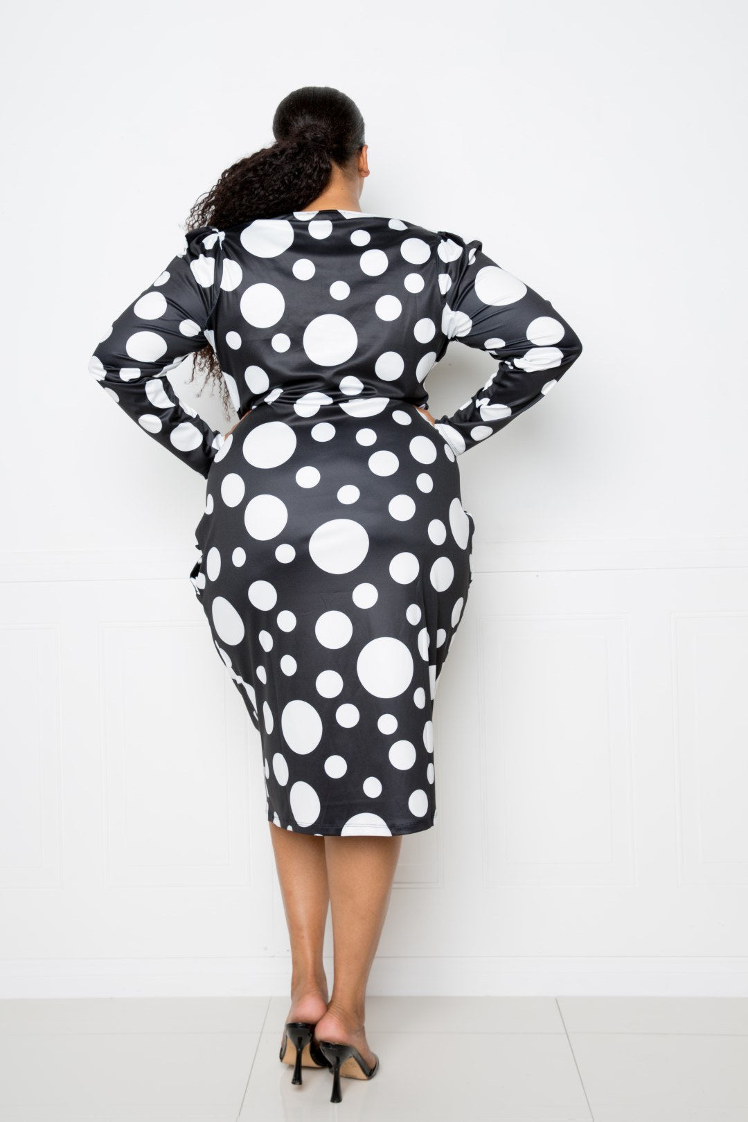 Connect the Polka Dots (Black)
